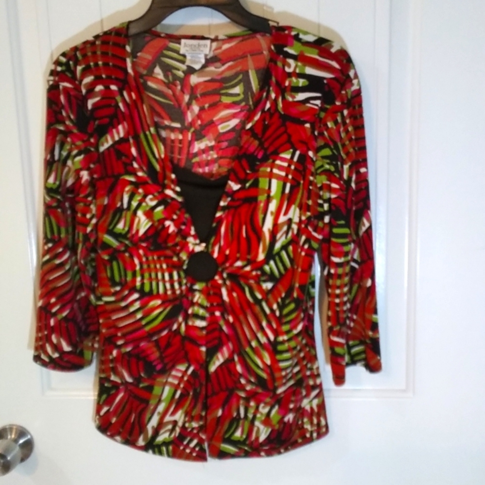 Jonden women's shirt in size p large